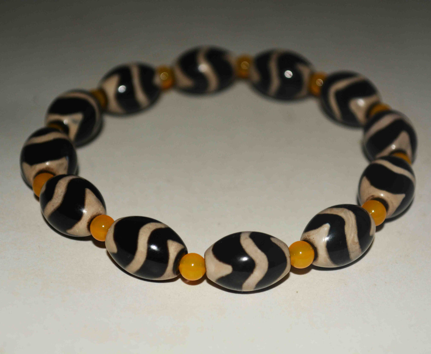 Tibetan Old Tiger Tooth Dzi Bead Bracelet Mala Amulet Water Wave Himalayas Zigzag Gzi Talisman Prayer Beads