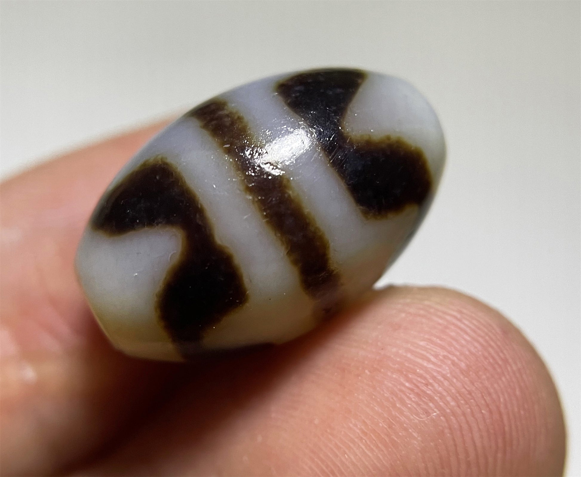 real tibetan ancient tiger tooth dzi bead pendant amulet genuine old zig zag himalaya agate water wave pure gzi talisman