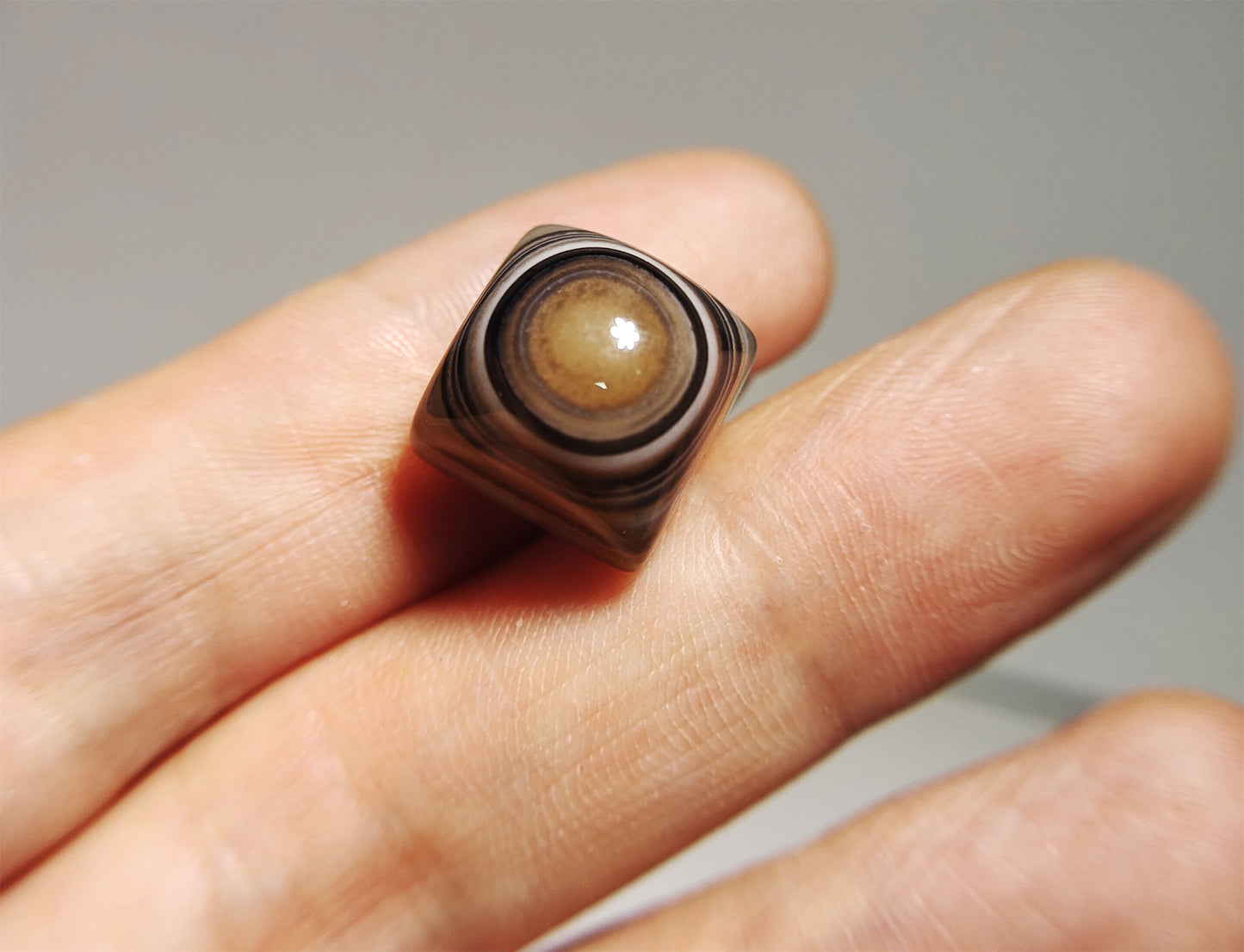 tibetan ancient lukmik eye dzi bead agate