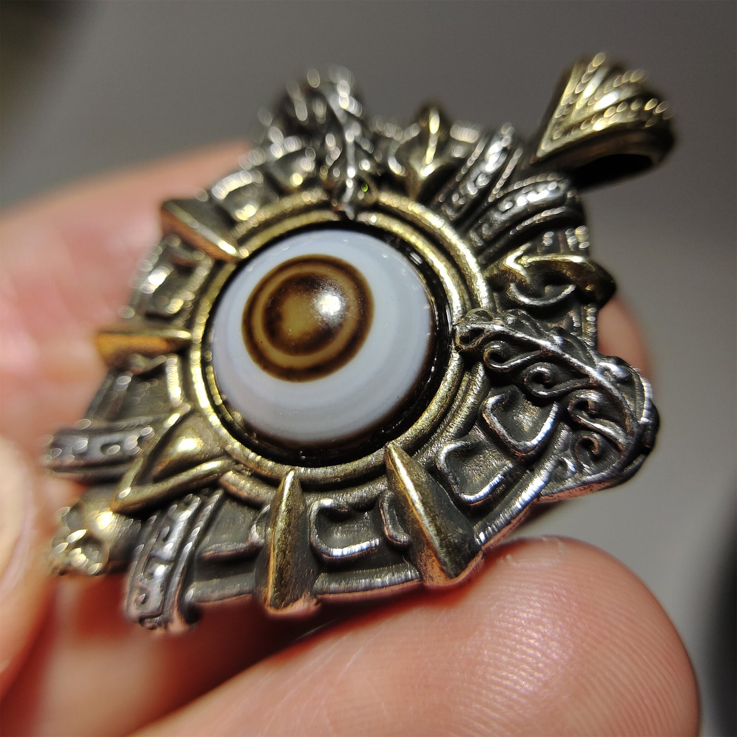 Old Lukmik Dzi Bead Pendant Himalaya Tibetan Antique One Eye Goat Medicine luk mik