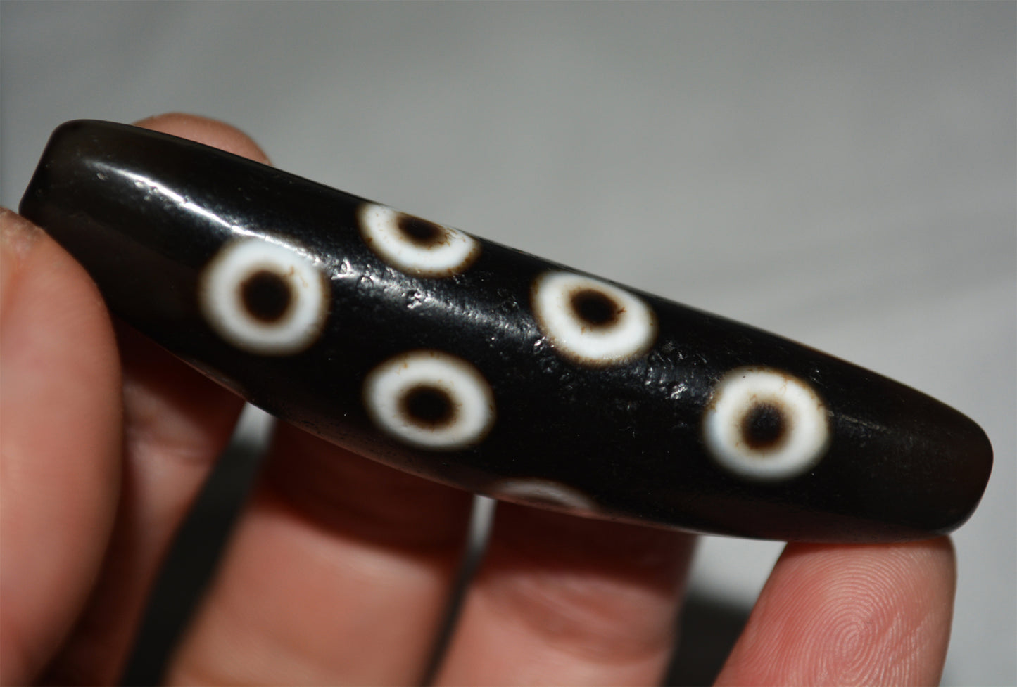 Nine eyes dzi bead tibetan ancient amulet eight